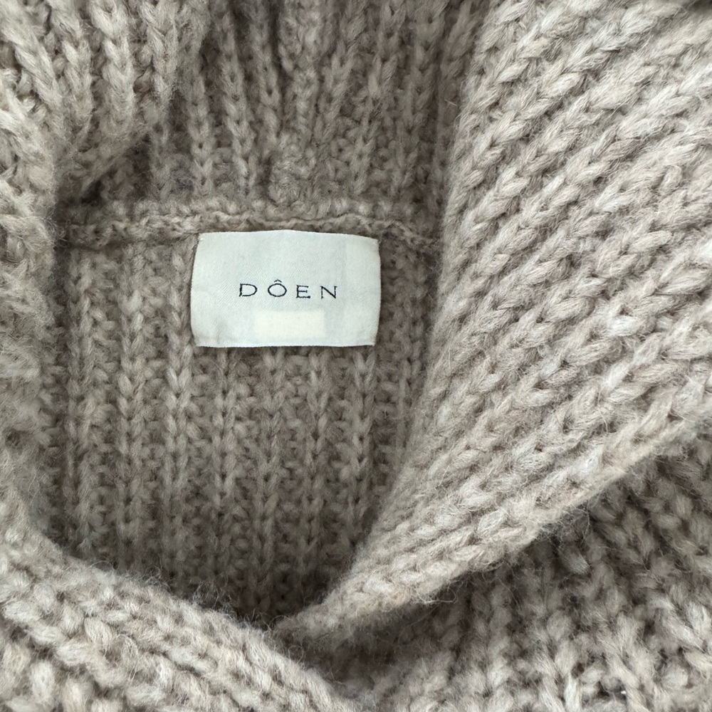 Doen Hooded Chunky Knit Sweater in Beige - Picture 5 of 8